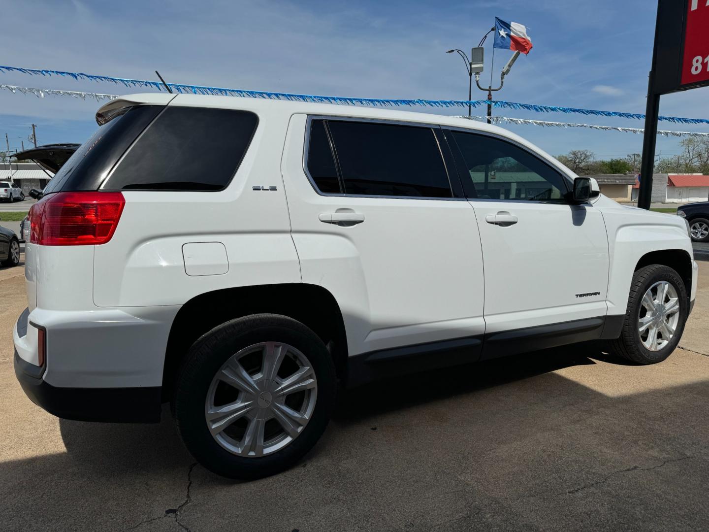 2017 WHITE GMC TERRAIN SLE1 (2GKALMEK0H6) , located at 5900 E. Lancaster Ave., Fort Worth, TX, 76112, (817) 457-5456, 0.000000, 0.000000 - Photo#3